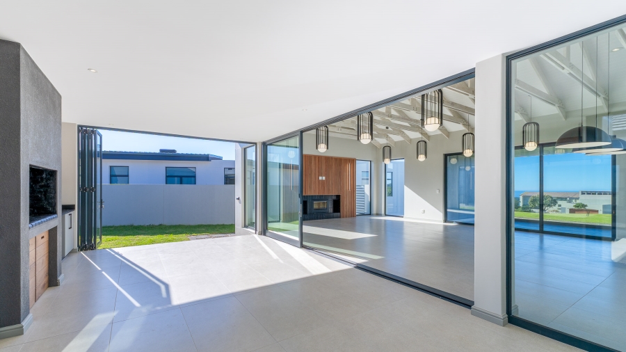 4 Bedroom Property for Sale in Oubaai Western Cape